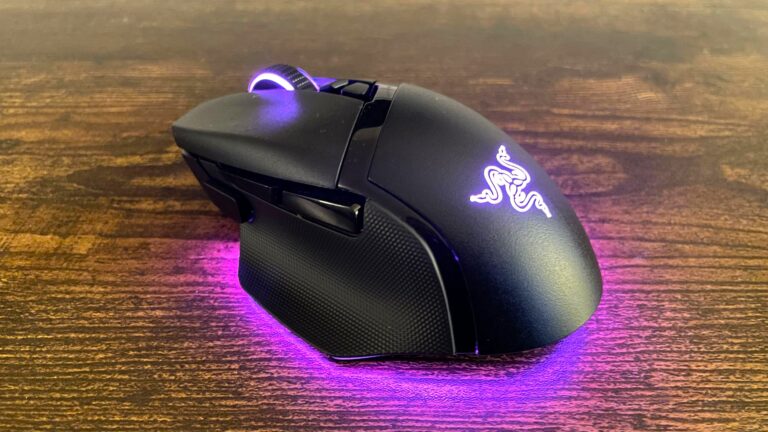 The Razer Basilisk V3 Pro 35K Refreshes An Already-Great Ergonomic Mouse