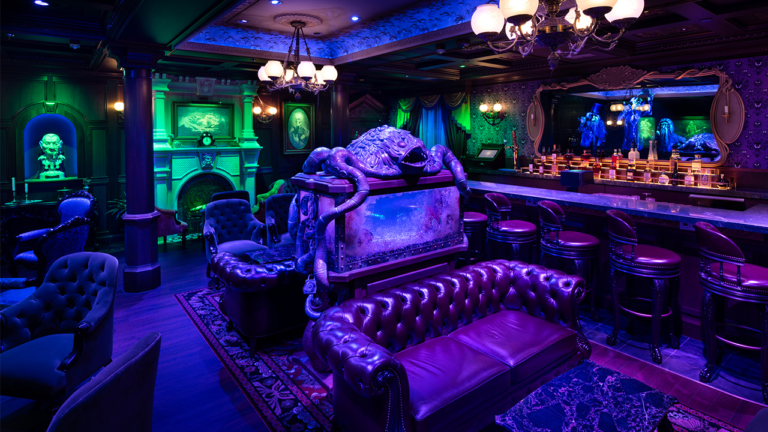 The Haunted Mansion Parlor on the Disney Treasure Is the Perfect Extension of the Disney Parks Attraction