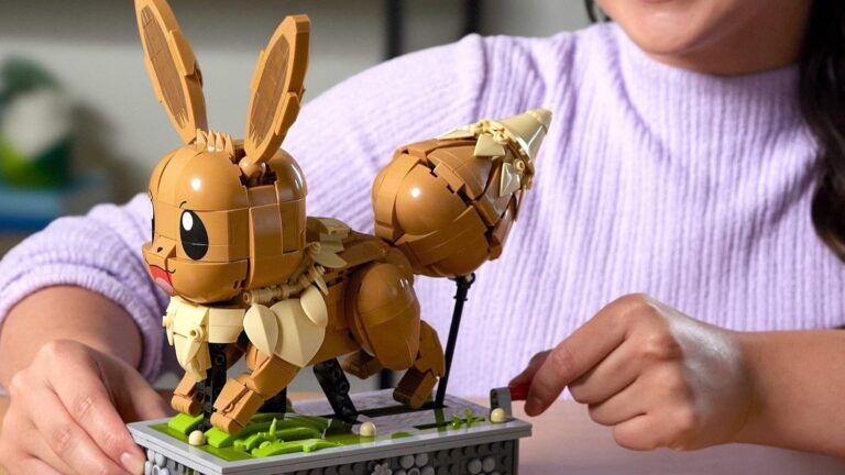 Amazon Has a Big Discount on the Coolest Mega Pokémon Set Today