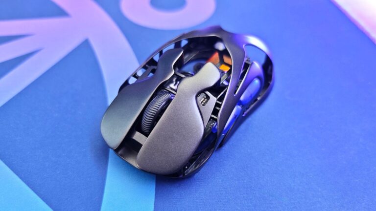 The Angry Miao Infinity is a Top-Notch Gaming Mouse with Swappable Batteries