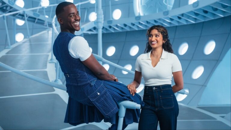Doctor Who Season 2, Episode 1 Review – “The Robot Revolution”