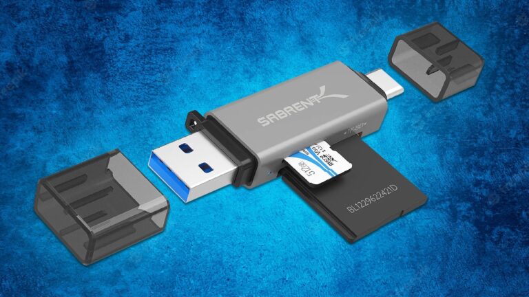 This $7 Micro SD Card Reader Works With Both USB Type-A and USB Type-C Ports