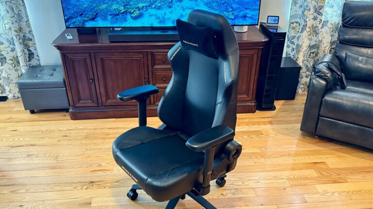 The DXRacer Martian Gaming Chair Succeeds With Its Ergonomic Support for Proper Posture