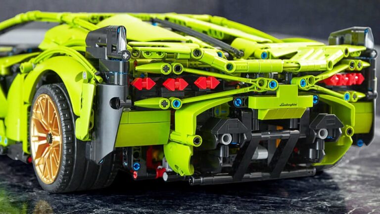The Ultimate LEGO Gift for Father’s Day: Save 20% Off the Technic Lamborghini Super Car