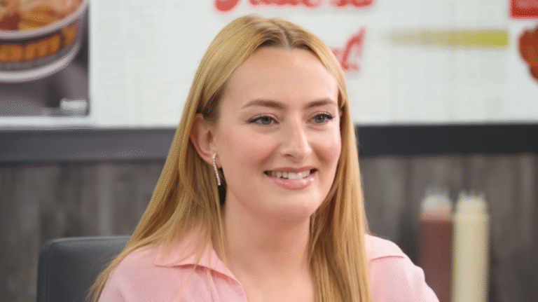 Chicken Run: Eggstraction Is an ‘Action-Stealth Video Game’ Starring The Last of Us’ Bella Ramsey and Chicken Shop Date Creator Amelia Dimoldenberg