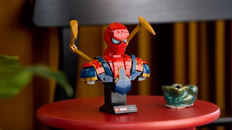 We Build the LEGO Iron Spider-Man Bust, a Quick and Fun Marvel Set