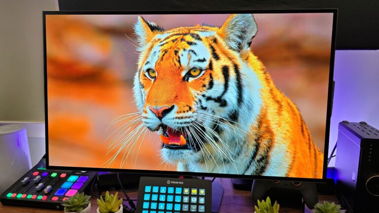 Asus’s New OLED is Like Two Monitors in One with a TrueBlack Glossy Finish