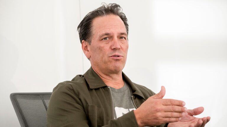 Phil Spencer Welcomes Steam Machine Announcement in Congratulatory Message to Valve, With Next-Gen Xbox Waiting in the Wings