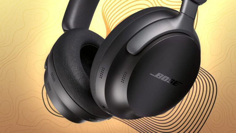 The Bose QuietComfort Ultra Wireless Noise Canceling Headphones Drops to $279 for the Holidays