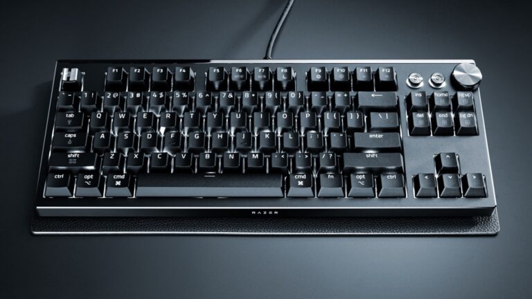 Razer Launches an Expensive, Even More Premium Huntsman Mechanical Keyboard