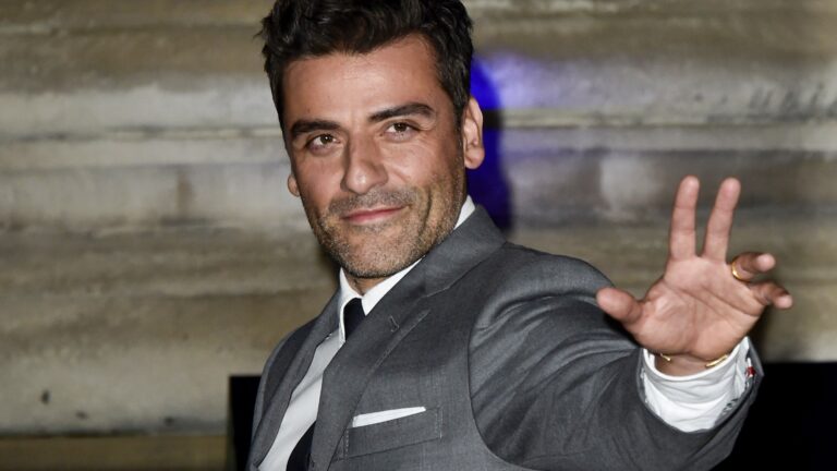 Moon Knight Actor Teases Plan for Marvel Midnight Sons Movie