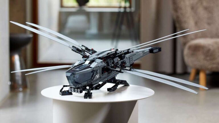 The LEGO Icons Dune Atreides Royal Ornithopter Set Plummets to $132 at Amazon