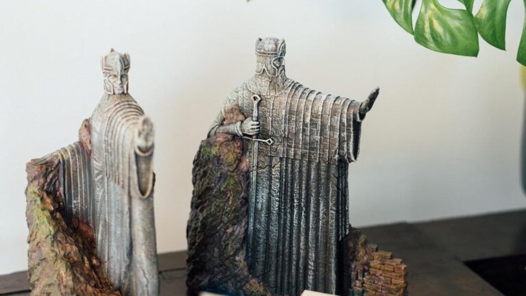 These Lord of the Rings Bookends Are Perfect for Your Book or Blu-ray Collection