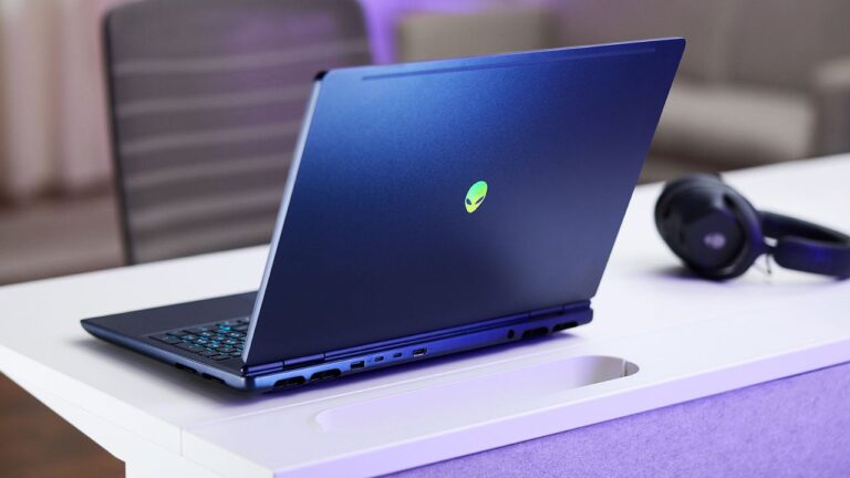 Save $2,400 Off the Alienware 16X Aurora RTX 5070 Gaming Laptop Loaded With 64GB of RAM and 4TB SSD