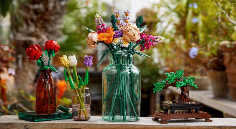 Macy’s Just Dropped a Ridiculously Good Deal on LEGO Flower Sets That Only Lasts One Day
