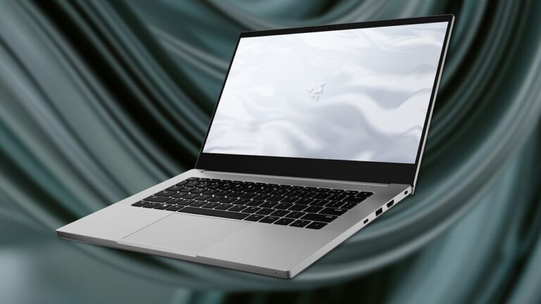Save Over $700 Off the 3.6-Pound Razer Blade 14 OLED RTX 5070 Ultra-Thin Gaming Laptop