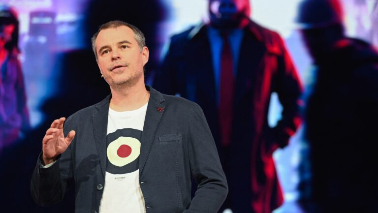 Former Assassin’s Creed, Watch Dogs Director Likens Large-Scale Game Development to Working With ‘Flaming Barrels Falling Down From a Construction Site,’ Months After Parting Ways With Ubisoft