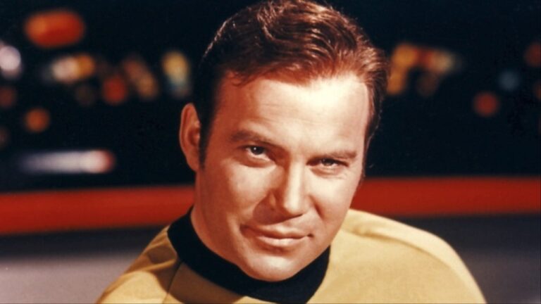 Star Trek: The Original Voyages Is the Ultimate Resource for Hardcore Trekkies