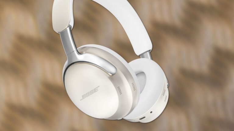 The Bose QuietComfort Ultra Wireless Noise Canceling Headphones Drops Below $200